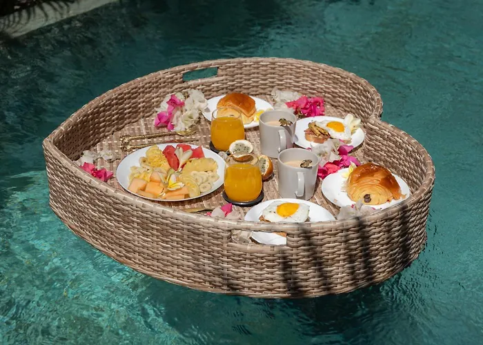 De Luxe - Private Pool - 4 Min Melasti