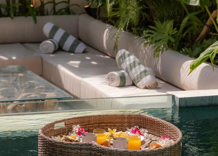 De Luxe - Private Pool - 4 Min Melasti Villa
