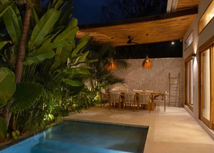 De Luxe - Private Pool - 4 Min Melasti