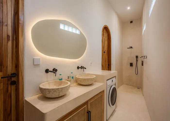 De Luxe - Private Pool - 4 Min Melasti Uluwatu